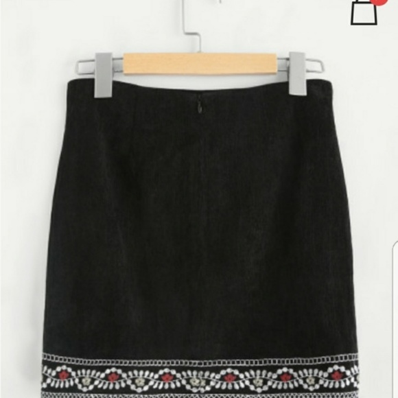 New Floral Embroidered Skirt - Picture 2 of 4